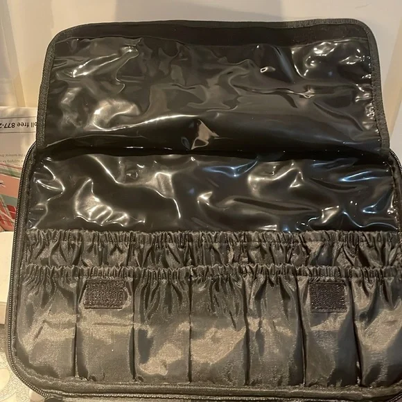 Large Makeup Suitcase - Picture 9 of 10